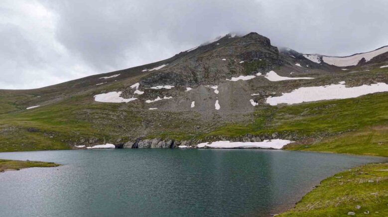 gumushanenin zirvesinde sakli guzellik cakirgol golu qOrGnMsf