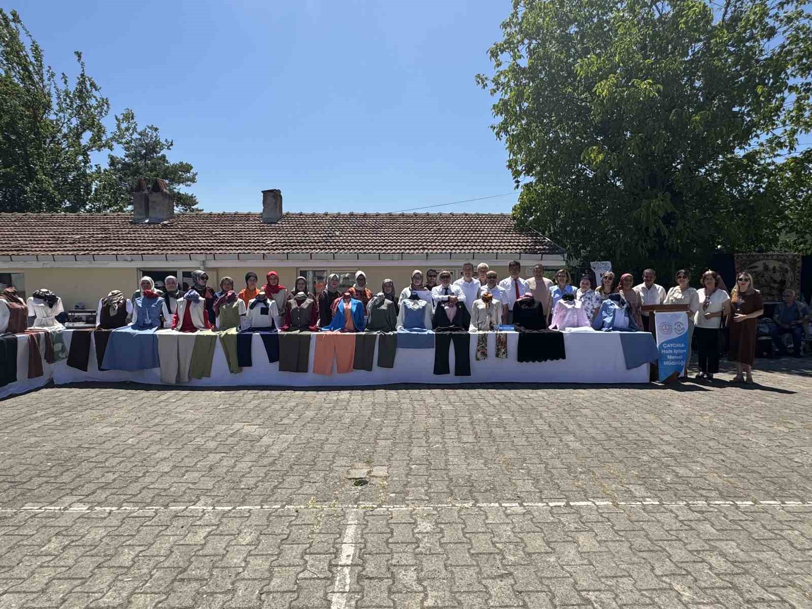 guzelyaka koyunde kursiyerlerin urettikleri urunler sergilendi Yb6OglRe