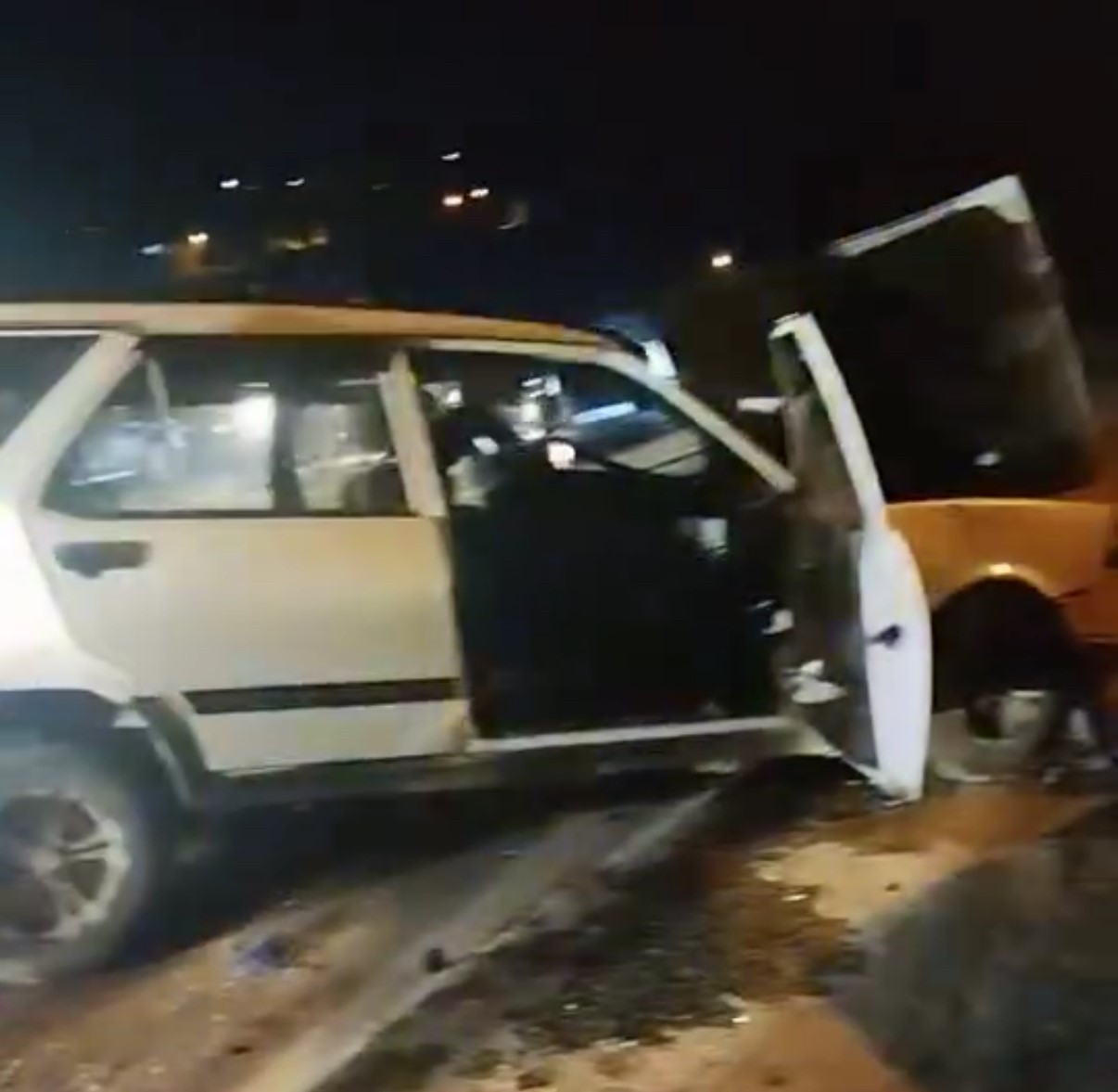 hafif ticari arac ile otomobil carpisti 6 yarali TIAd9SfP