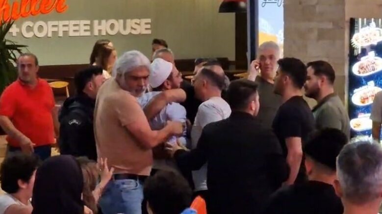 highway outlet avmde adamina gore muamele kavgasi R2vxLCSm