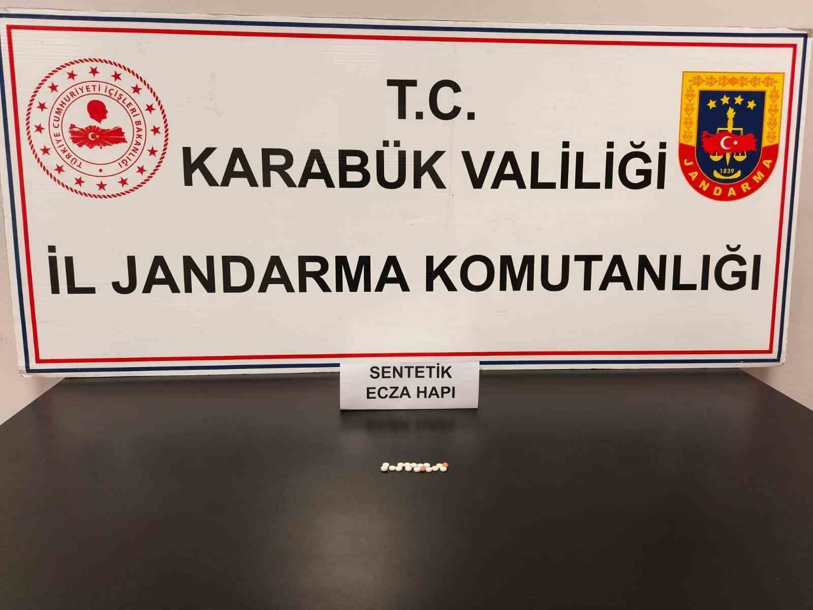 karabukte 17 sentetik ecza ele gecirildi 3OE6Y1Iu