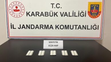 karabukte 50 adet sentetik ecza yakalandi JBxB2Wez