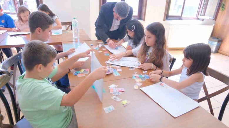 karne alan ogrenciler kum boyama etkinligi ile stres atti WEwNYJfY