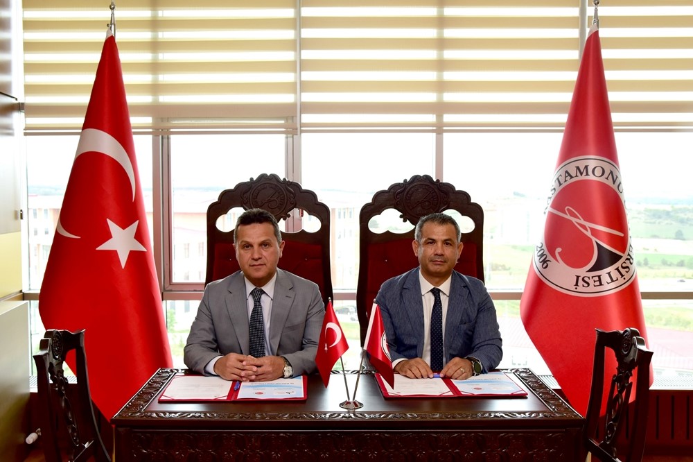 kastamonu universitesi ile turkiye badminton federasyonu arasinda is birligi protokolu sgIanB1Q