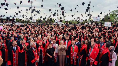 kastamonu universitesinde 4 bini askin ogrencinin mezuniyet coskusu Fctu1Fk2