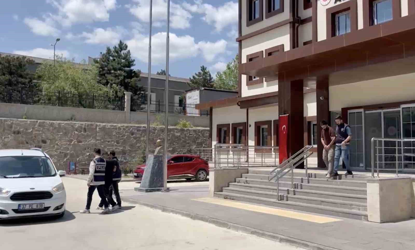 kastamonuda uyusturucu operasyonu 2 tutuklama RfcQLg74