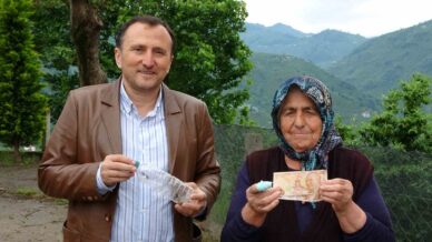 kokarcanin basina odul konuldu canlisi 1 tl LgiEQkmK