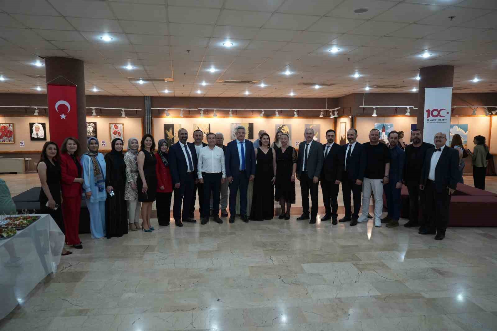 lisede gorev yapan 21 ogretmenden resim sergisi