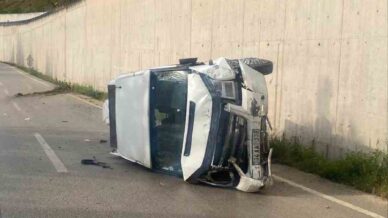 minibusun devrilmesi sorucu 10 kisi yaralandi 1hAgMlWl