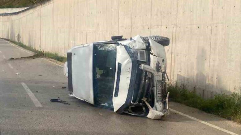 minibusun devrilmesi sorucu 10 kisi yaralandi 1hAgMlWl