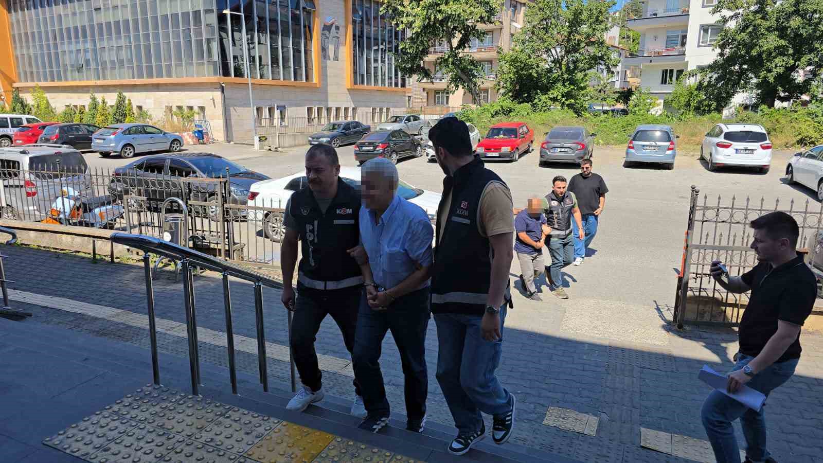 muzede 27 milyonluk vurgun iddiasi mudur ve mutemet gozaltinda Smpa2bcE