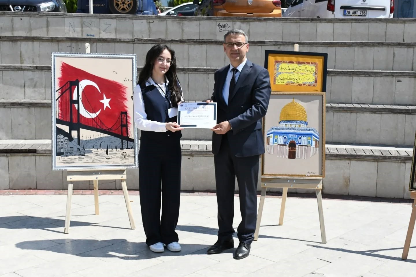ogrenciler tarafindan yapilan resimler sergilendi Bmvz4KeD