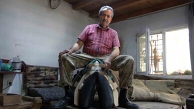 ogretmenligi degil cirakligini sectigi mesleginin son temsilcisi LNLP8dWt