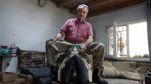 ogretmenligi degil cirakligini sectigi mesleginin son temsilcisi rLQBrOe7