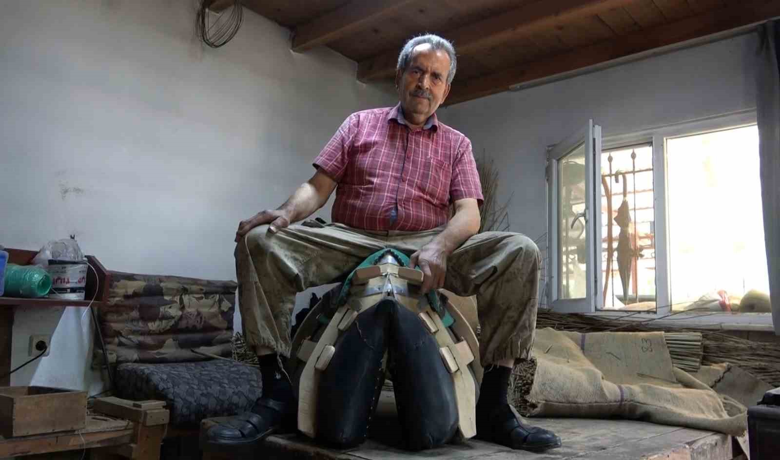 ogretmenligi degil cirakligini sectigi mesleginin son temsilcisi rLQBrOe7