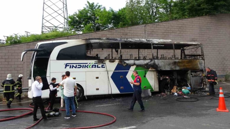 orduda yolcu otobusu alev alev yandi J7fPTuFu