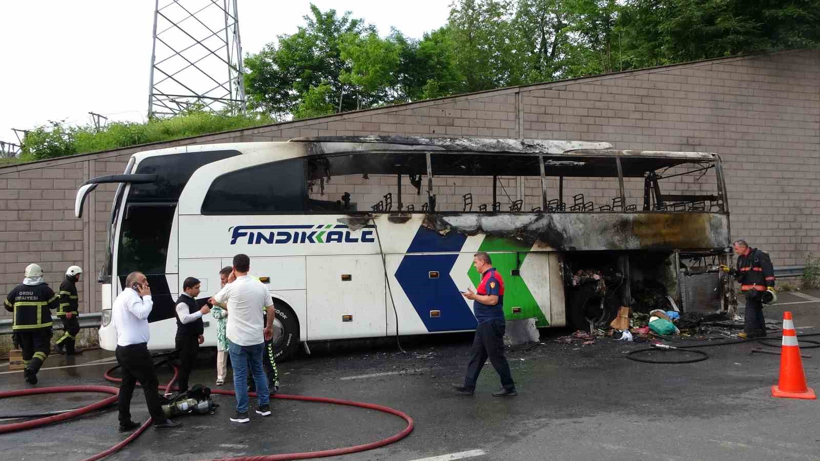 orduda yolcu otobusu alev alev yandi J7fPTuFu