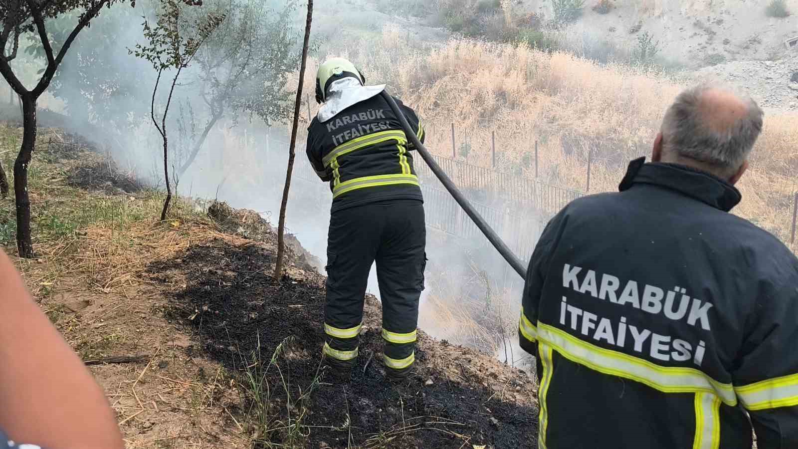 otluk alanda cikan ortu yangini buyumeden sonduruldu 6unVNYkN