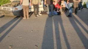 otomobil refuju asip karsi seride gecti 4 yarali cM8qCAs9