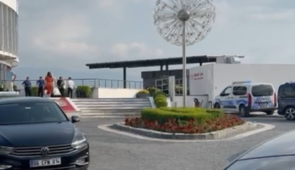 parktaki kavgada hayatini kaybeden cocuk defnedildi 13 yasindaki cocuk tutuklandi ZAXOStpg