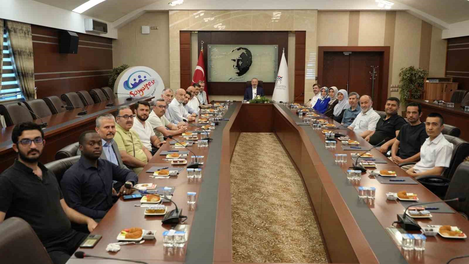 rektor kirisik sivil toplum kuruluslariyla bir araya geldi R5fqSbWP