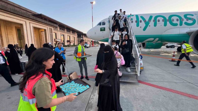 riyaddan rizeye gerceklesen ilk ucus icin karsilama toreni duzenlendi sT5Zfnev