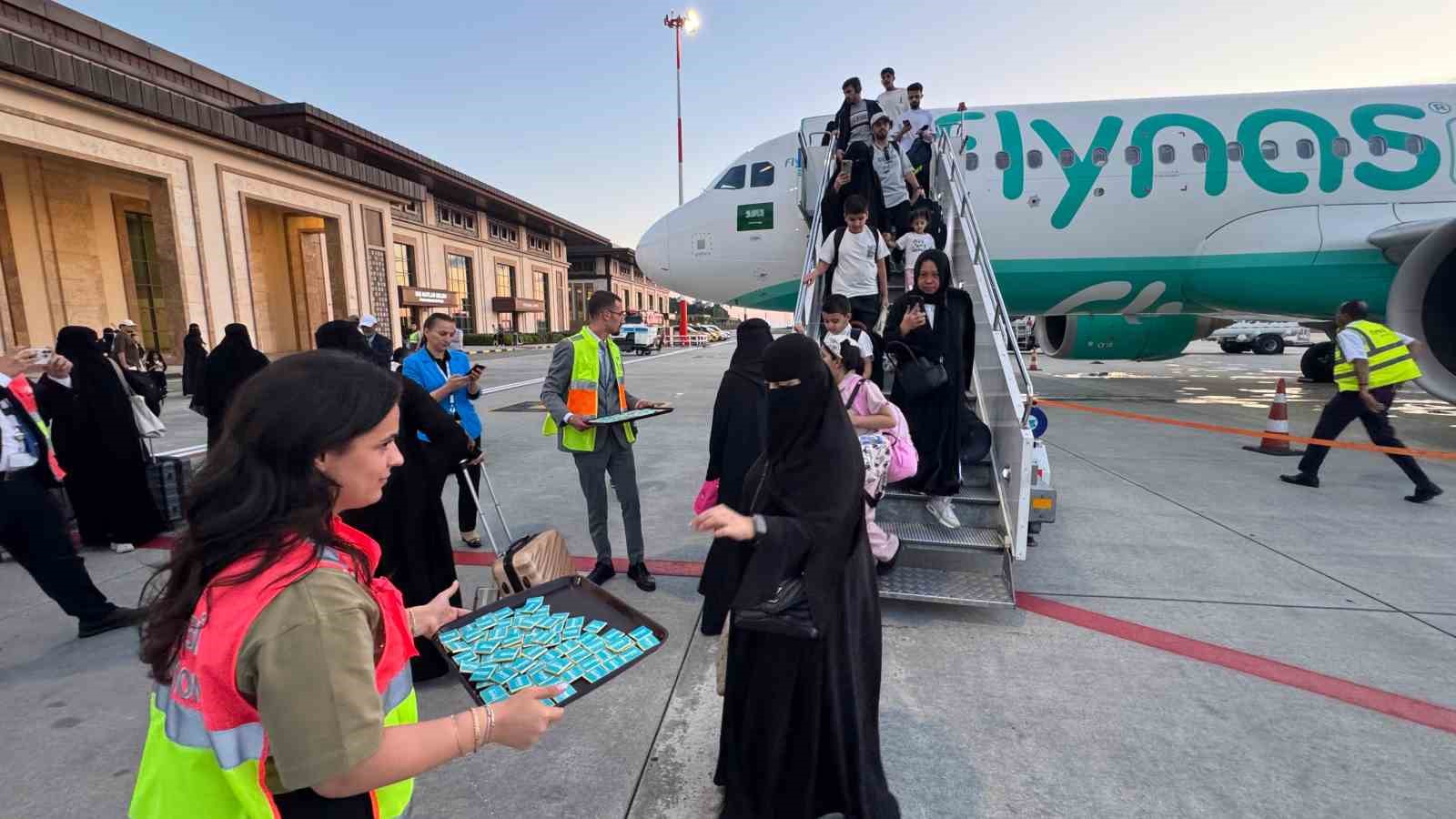 riyaddan rizeye gerceklesen ilk ucus icin karsilama toreni duzenlendi sT5Zfnev