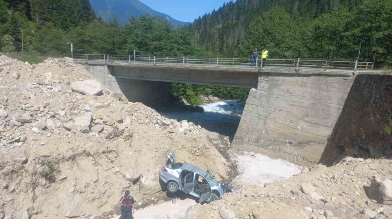 rizedeki kazada 2si cocuk 5 kisi yaralandi scSS8FSL