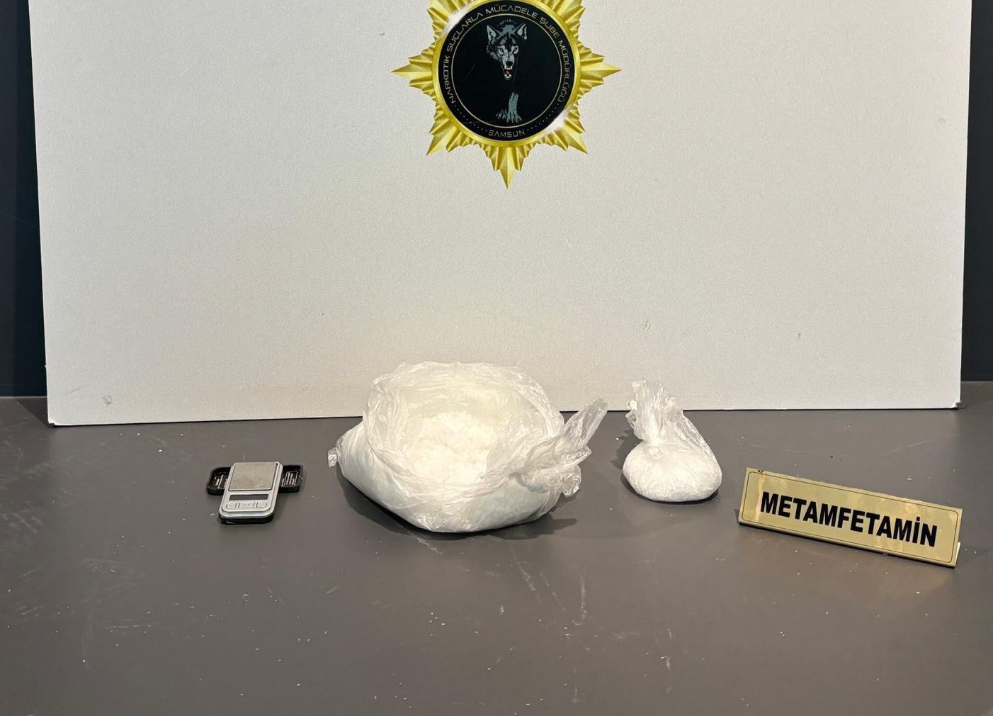 samsunda 600 gram metamfetamin ele gecirildi 1 gozalti jZPSCA79