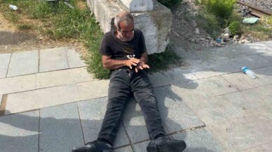 samsunda darbedildigini iddia eden yasli adam hastaneye kaldirildi hQOTbHlj