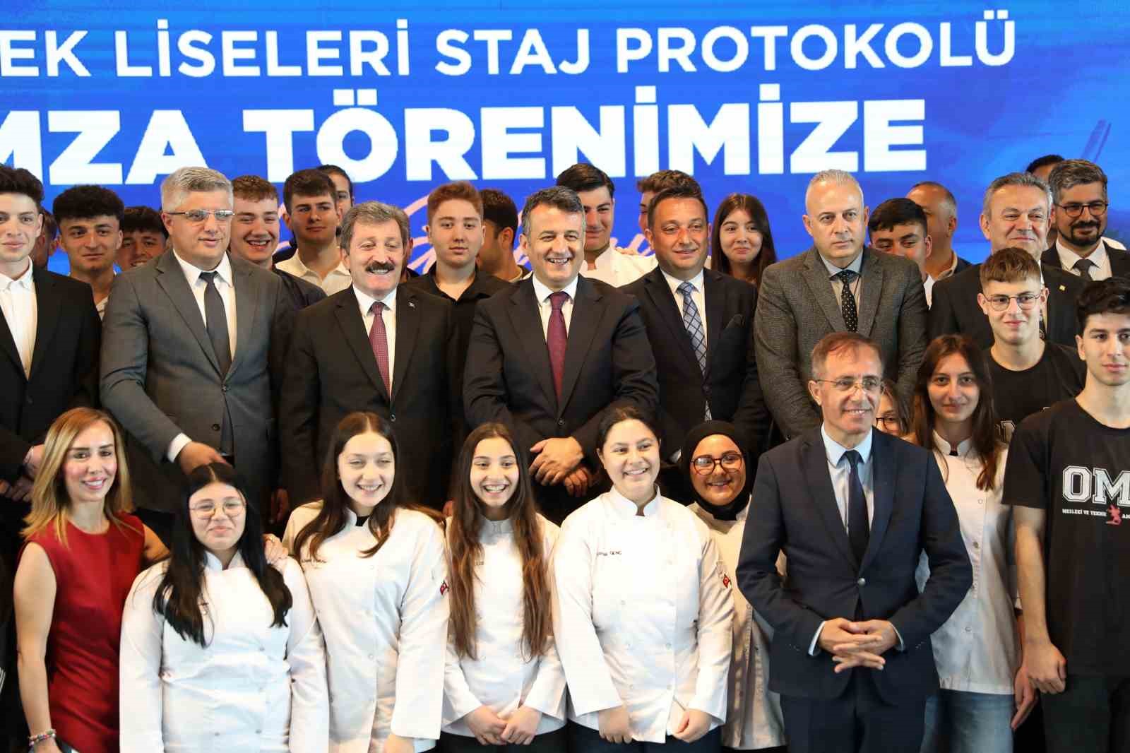 samsunda imzalar atildi meslek liselerine staj imkani 2GVEl1AZ