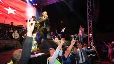 samsunda mustafa yildizdogan ruzgari IFNt36Sx