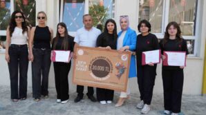 samsunlu ogrencilerden sifir atikla sanat yarismasinda turkiye birinciligi 8BhKEMS4