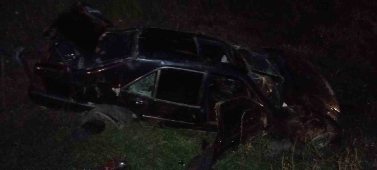 sarampole devrilen mercedes kagit gibi ezildi 2RuUjBK5