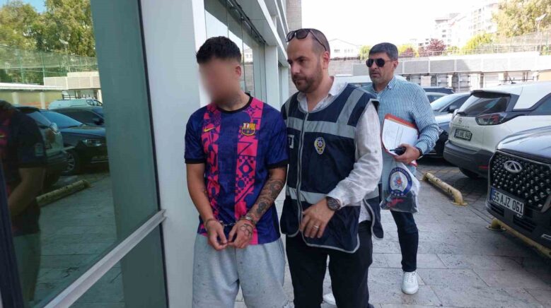 tartistigi universite ogrencisini bicakladi gc6IbeO5