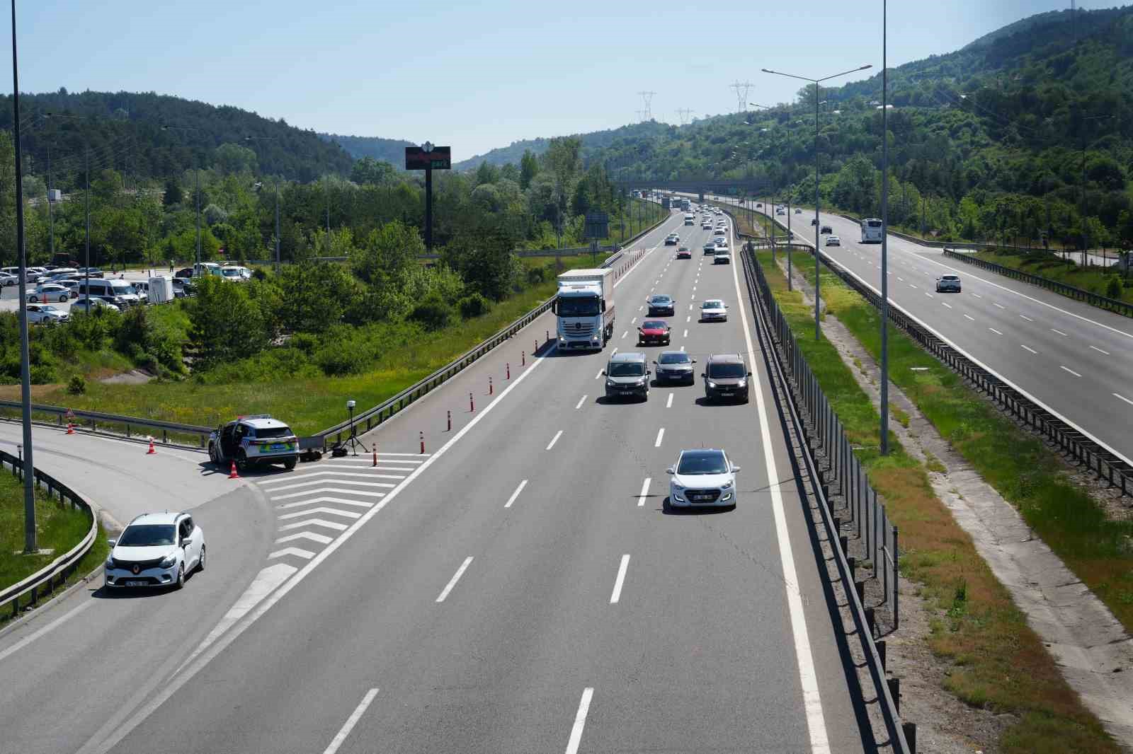 tatilcilerin donus yolculugu basladi bolu gecisinde akici yogunluk HNV9fNTt