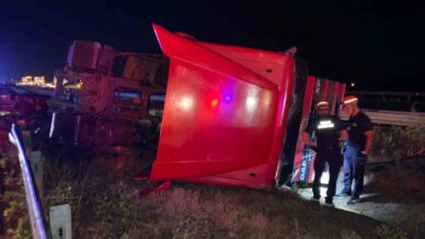 tem otoyolunda cip ile carpisan tir orta refuje devrildi 2 yarali dgvqLGjK