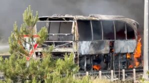 temde yolcu otobusu alev alev yandi yol trafige kapandi BWQ9EQ8t