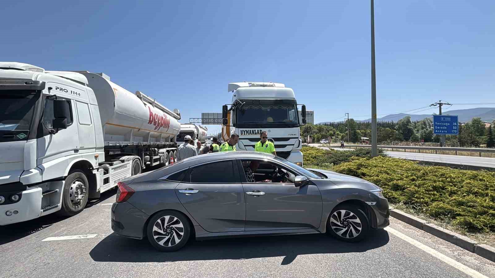 tir otomobili 60 metre surukledi sans eseri yaralanan olmadi BW3yaPBj
