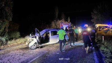 traktor romorkuna carpan cip hurdaya dondu 2si agir 6 yarali 4BcvCH6E