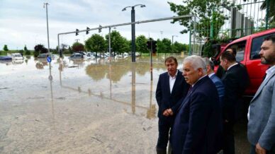 vali aziz yildirim bir kaybimiz var insallah canli olarak ulasiriz qX9llq2n