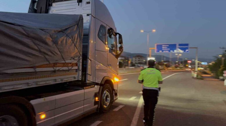 yasak olmasina ragmen yola cikti cezayi yedi Py3rNZRP