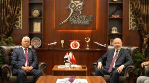 yemenin ankara buyukelcisi rektor kirisik ile bir araya geldi AQDLbYps