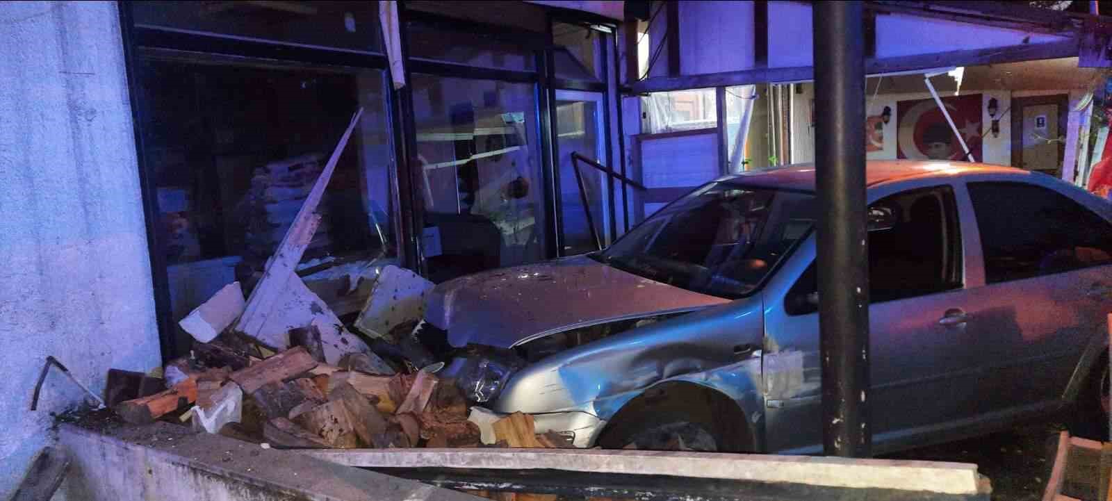 yoldan cikip 2 is yerine carpti 1 yarali ALMYgVKT