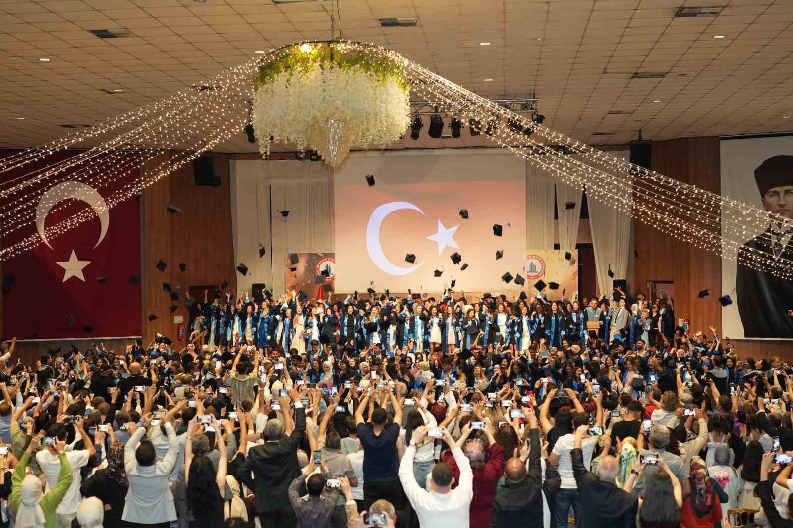 zonguldak bulent ecevit universitesi kdz eregli mezunlarini gelecege ugurladi