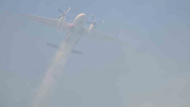 30 kilometre capinda yayilan yanginda bin 306 kisi tahliye edildi 4c8W54kG