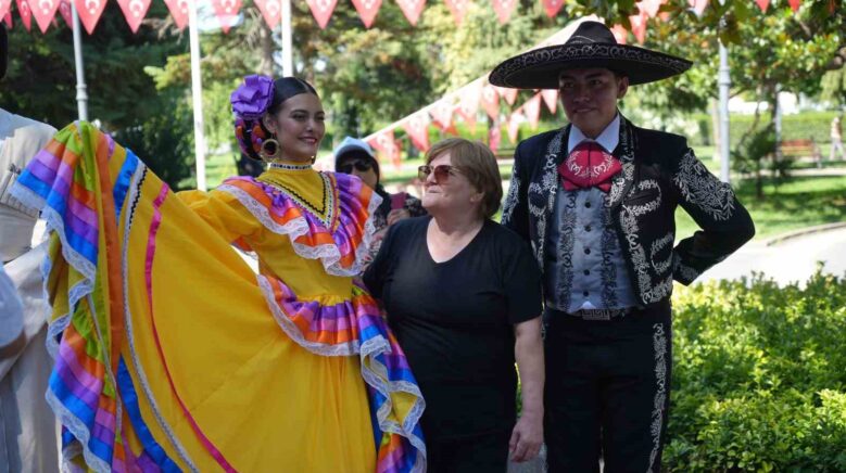 35 uluslararasi halk oyunlari festivali samsunda basladi 8x9bUvq1