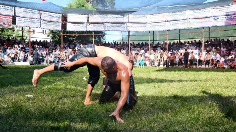 58 dikmen sirik kebabi ve yagli gureslerinin baspehlivani erkan tas oldu sYJG1riF