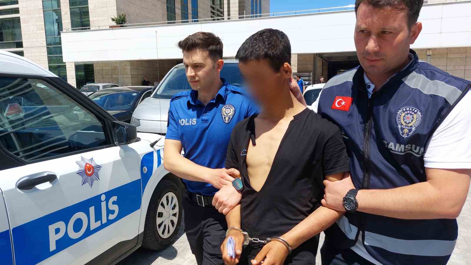 adliyenin duvarlarini yumruklayinca yakayi ele verdi m9s5jTvS