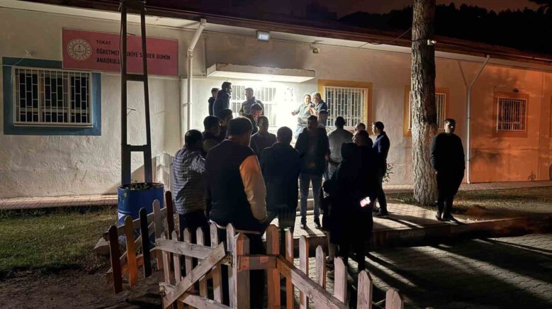 anaokulu kayit yogunlugu velileri geceden siraya soktu whe4PF5w